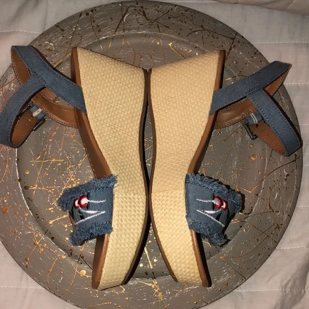 So 7.5 Ice Fish Embroidered Denim Wedge Sandals - Picture 12 of 12